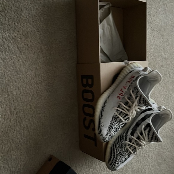 Size 10 Zebra Yeezy 350 Boost - Picture 3 of 3